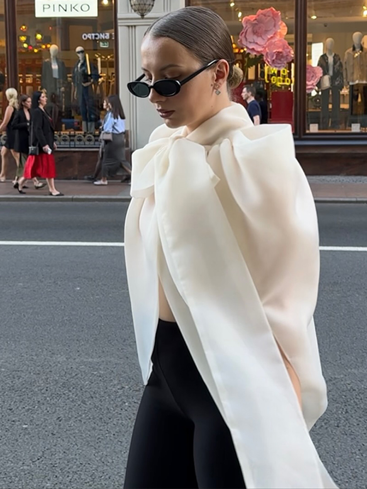 Women'S Fashion Trends Spring 2026 - เสื้อแฟชั่นผู้หญิง แขนกุด คอสูง แต่งโบว์ เสื้อกั๊กทรงสวย เรียบหรู