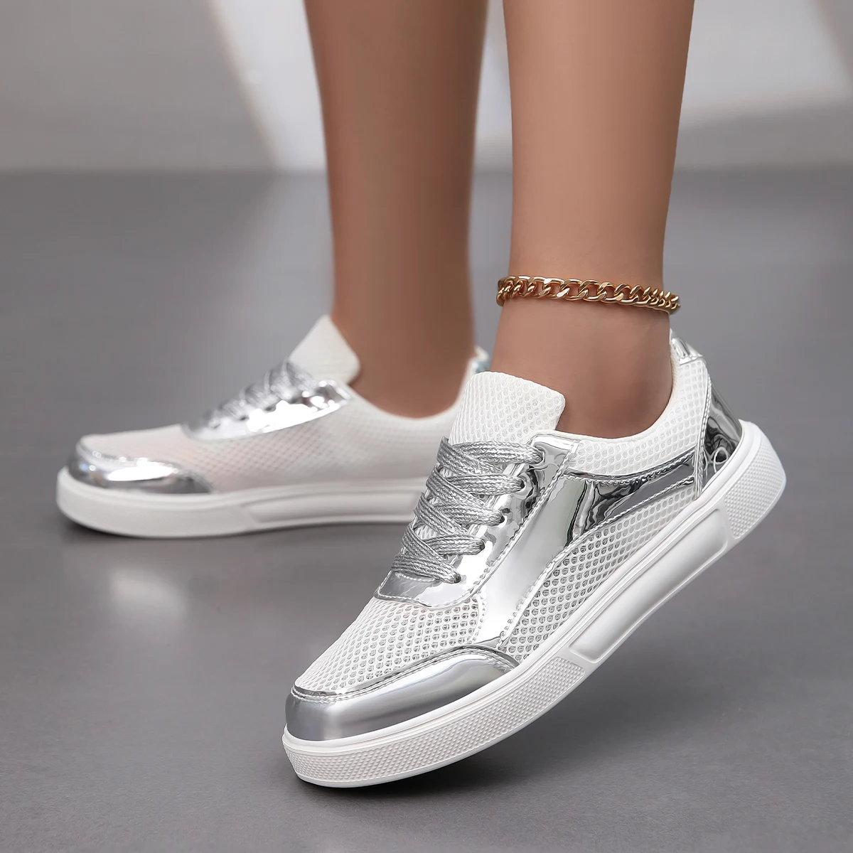รองเท้าผ้าใบผู้หญิงแบบสวม ส้นเ - Women'S Fashion Trends Spring 2026 บทวิจารณ์และราคา