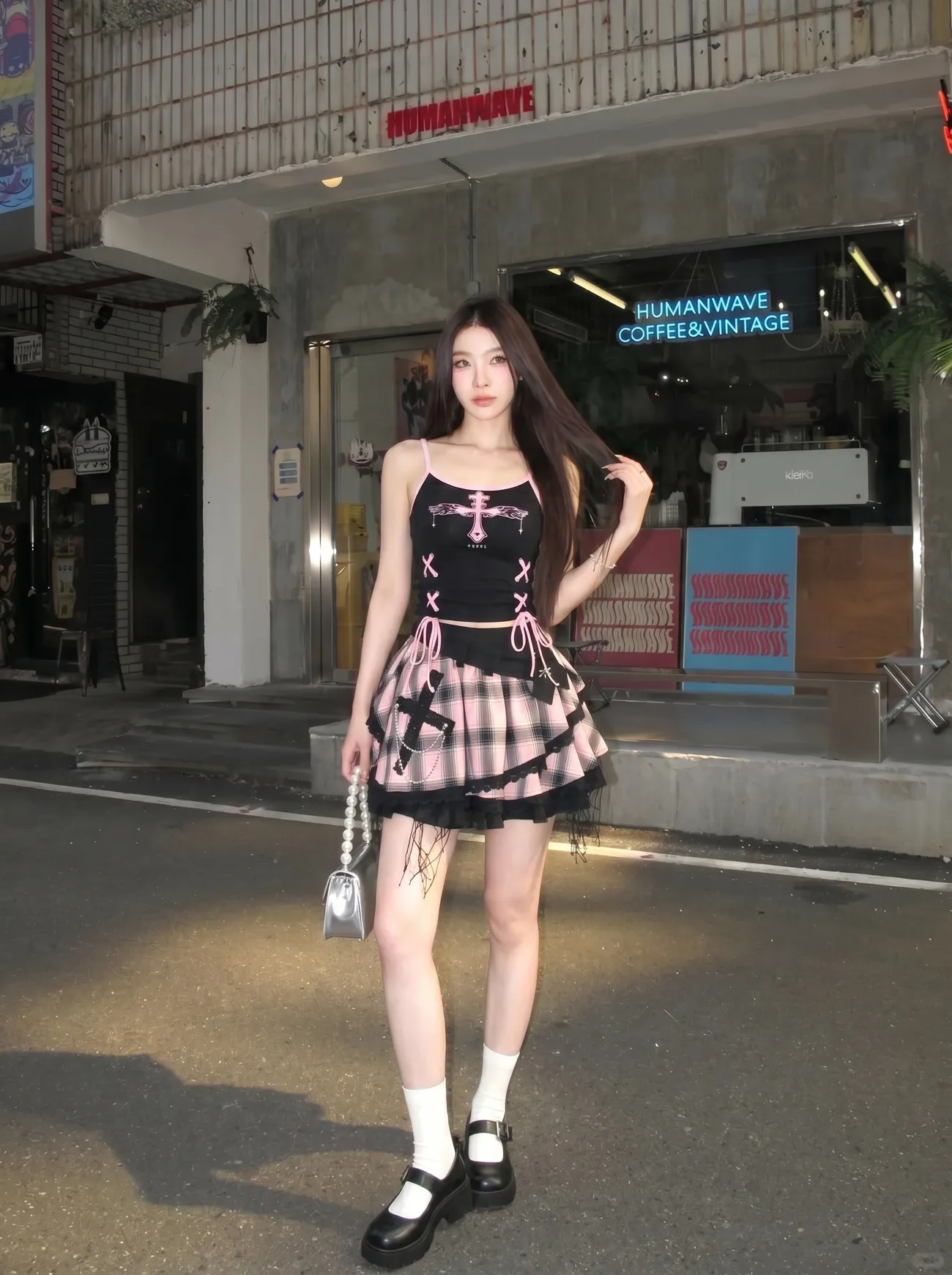 ชุดกระโปรงวินเทจ Y2K สไตล์ดาร์ - V Neck Cami Top บทวิจารณ์และราคา