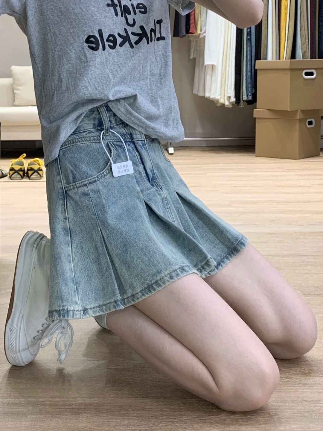 กระโปรงยีนส์เอวสูงทรงเอพลีทสไต - Women Fashion Jeans บทวิจารณ์และราคา